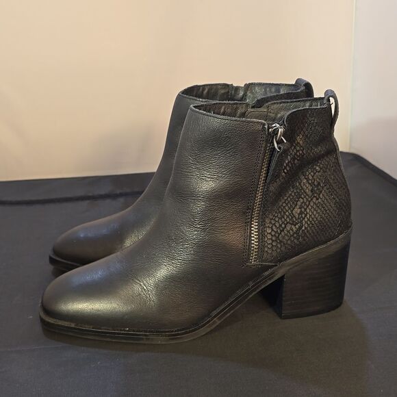 CROWD VINTAGE TWO-SIDE ALMOND TOE SLIP-ON WOMEN"S ANKLE BOOT - Picture 5 of 15